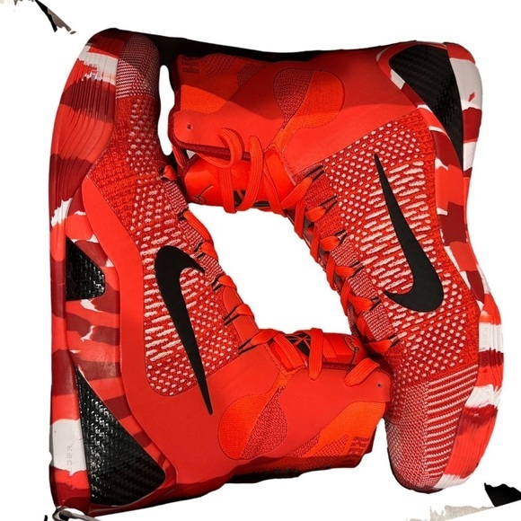 Limited Edition Nike Kobe 9 Elite “Christmas” Basketball Shoes - Picture 5 of 6